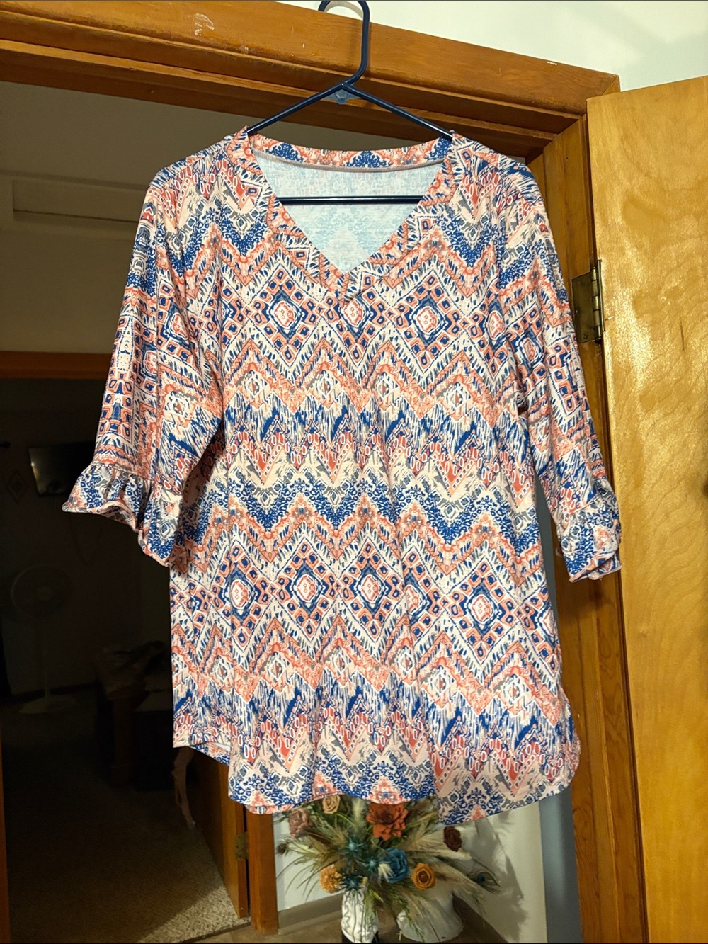 Women’s V-Neck Printed Peasant Top in Coral & Navy